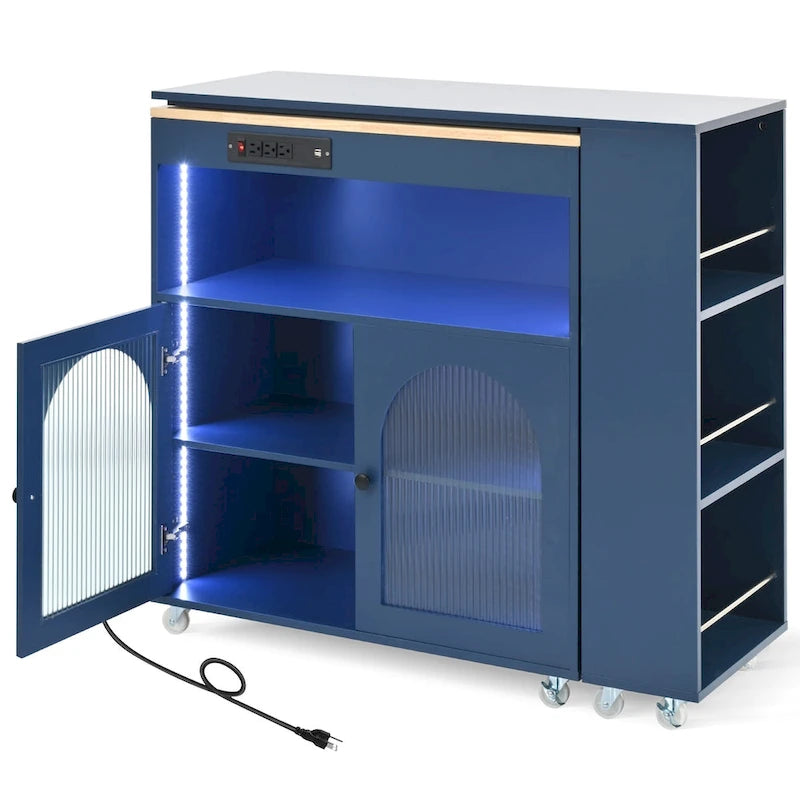Kuchyňský ostrůvek s prodlouženým stolem a LED osvětlením